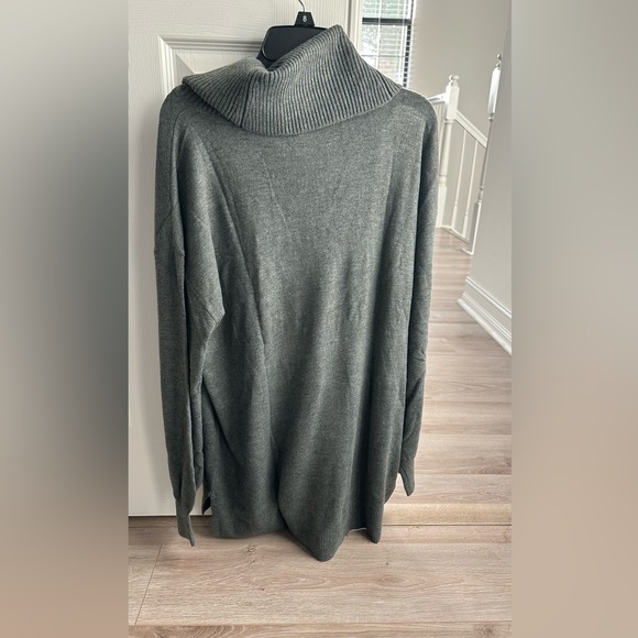 Cowl Tunic Sweater LOFT NEW WITH TAGS, cowlneck dropped shoulder. 2 x $20 usd - Picture 4 of 4